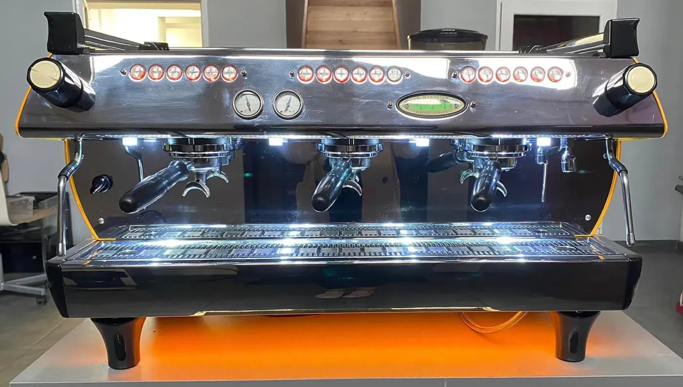 La Marzocco GB5 3 Groups - Portafilter Espresso Machine